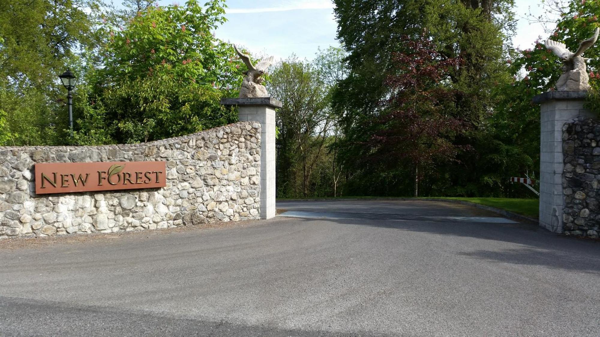 New Forest Estate Lodges Tyrrellspass Extérieur photo
