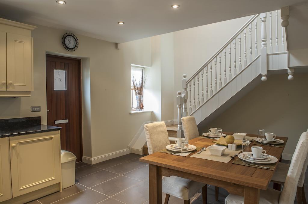 New Forest Estate Lodges Tyrrellspass Extérieur photo
