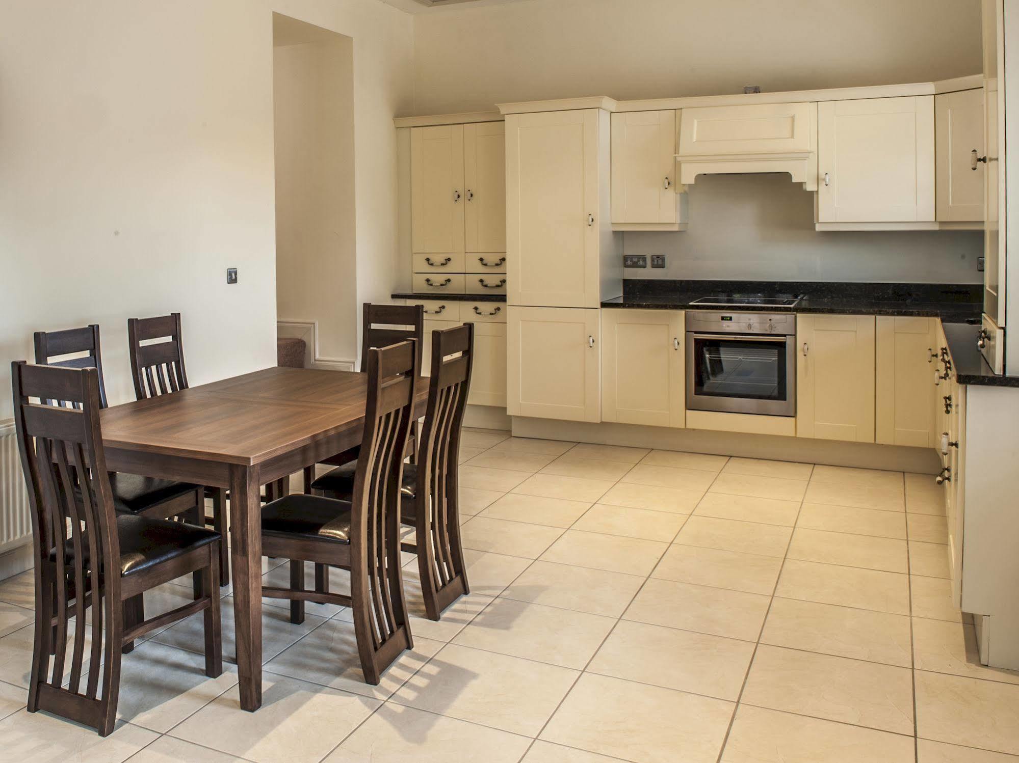 New Forest Estate Lodges Tyrrellspass Extérieur photo