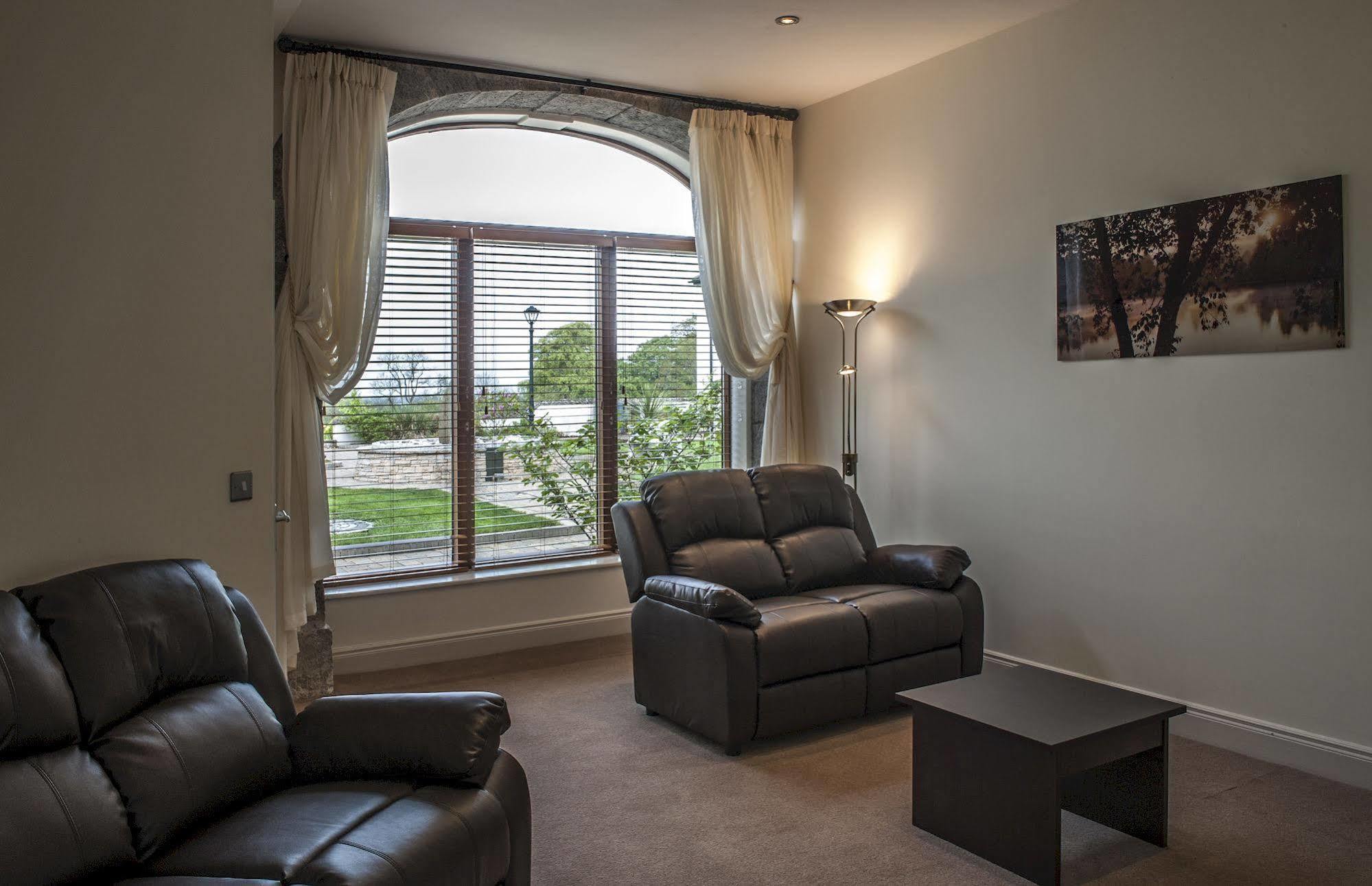New Forest Estate Lodges Tyrrellspass Extérieur photo